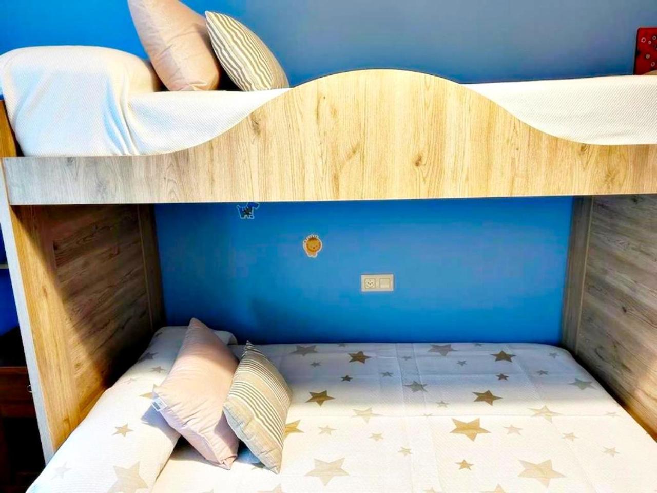 Holibai, Amiguinos, Amplia Vivienda Con Parking Al Lado De La Playa Apartment Baiona Luaran gambar