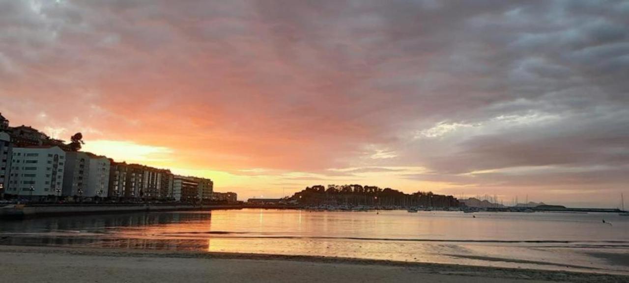 Holibai, Amiguinos, Amplia Vivienda Con Parking Al Lado De La Playa Apartment Baiona Luaran gambar