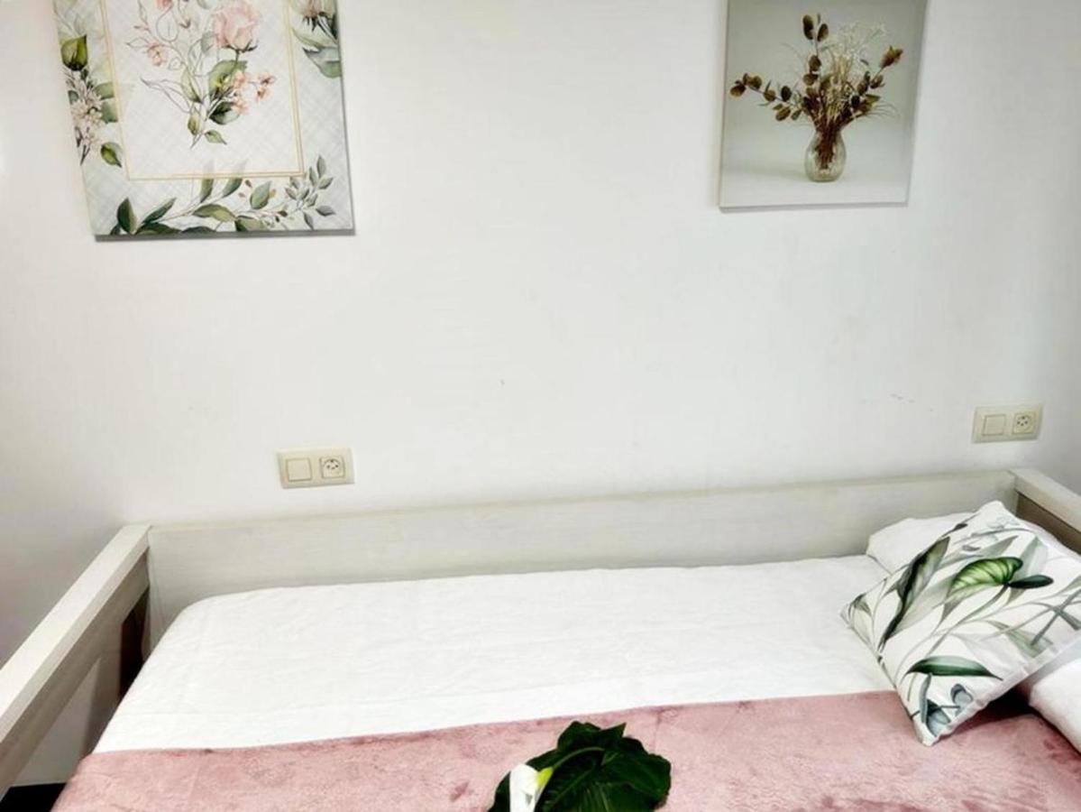 Holibai, Amiguinos, Amplia Vivienda Con Parking Al Lado De La Playa Apartment Baiona Luaran gambar
